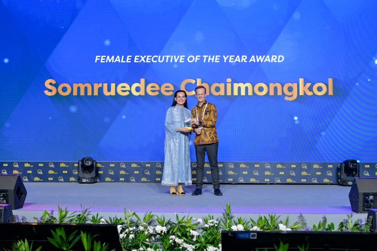 Banpu CEO Receives “Female Executive of the Year” from Power & Energy Awards 2023​